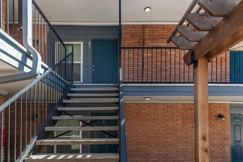 935 Byrne Street - Photo 24