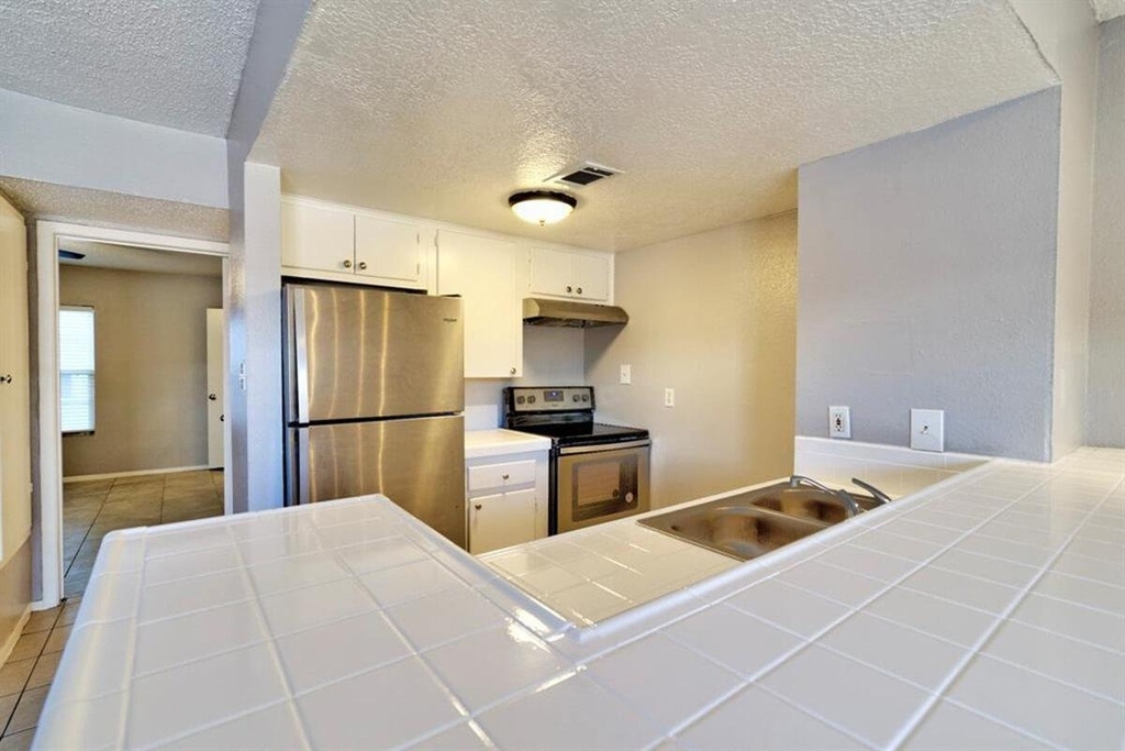 935 Byrne Street - Photo 7