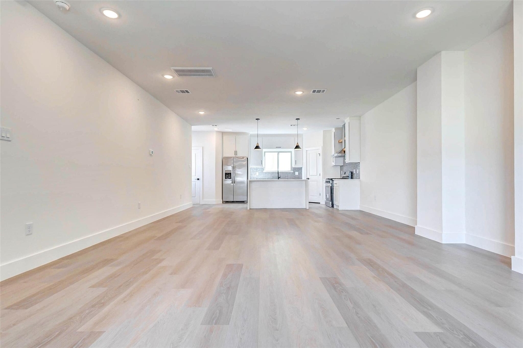 5638 Dolores Street - Photo 15