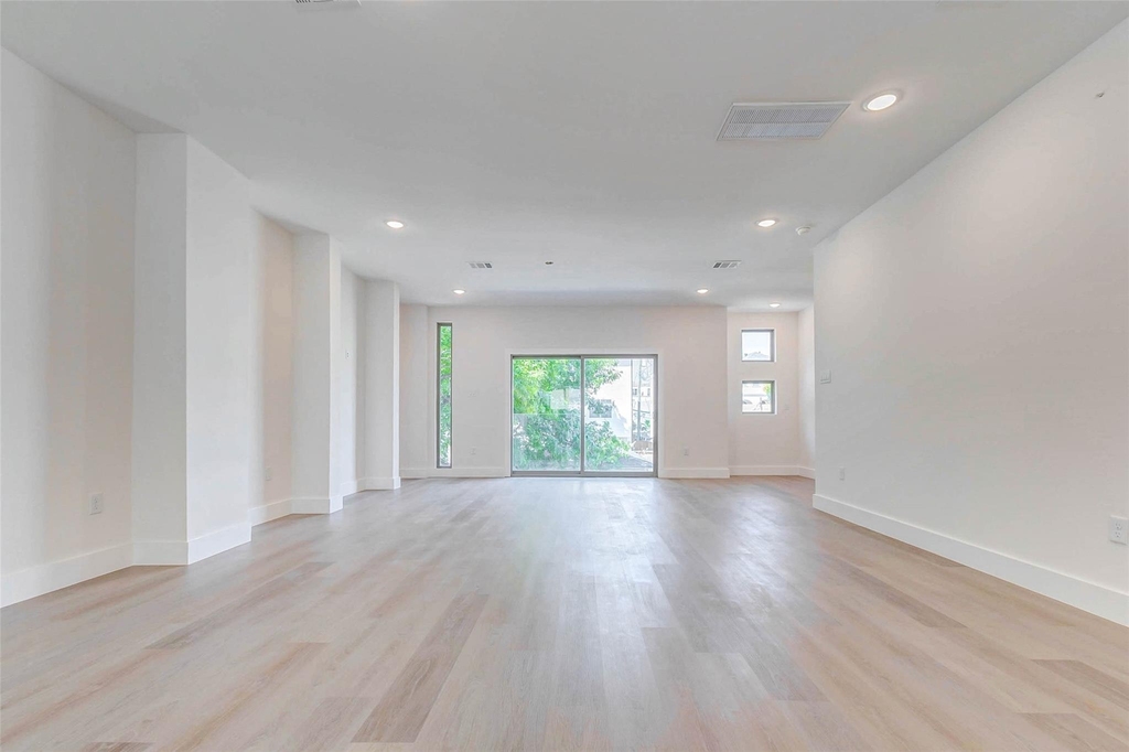 5638 Dolores Street - Photo 12