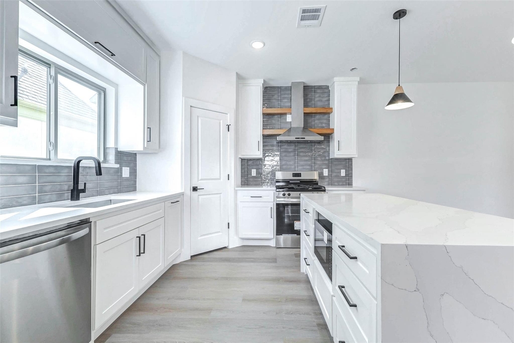 5638 Dolores Street - Photo 7