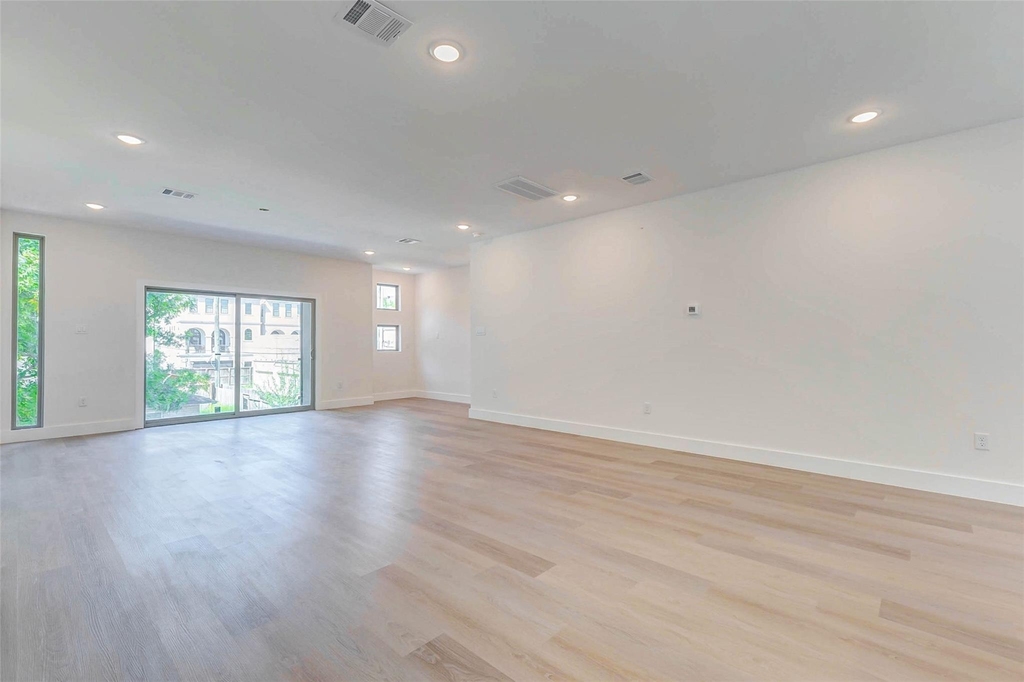 5638 Dolores Street - Photo 11