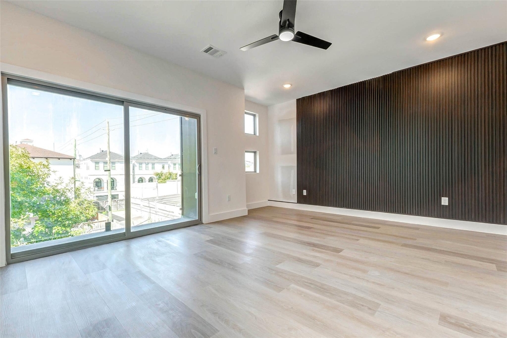 5638 Dolores Street - Photo 25
