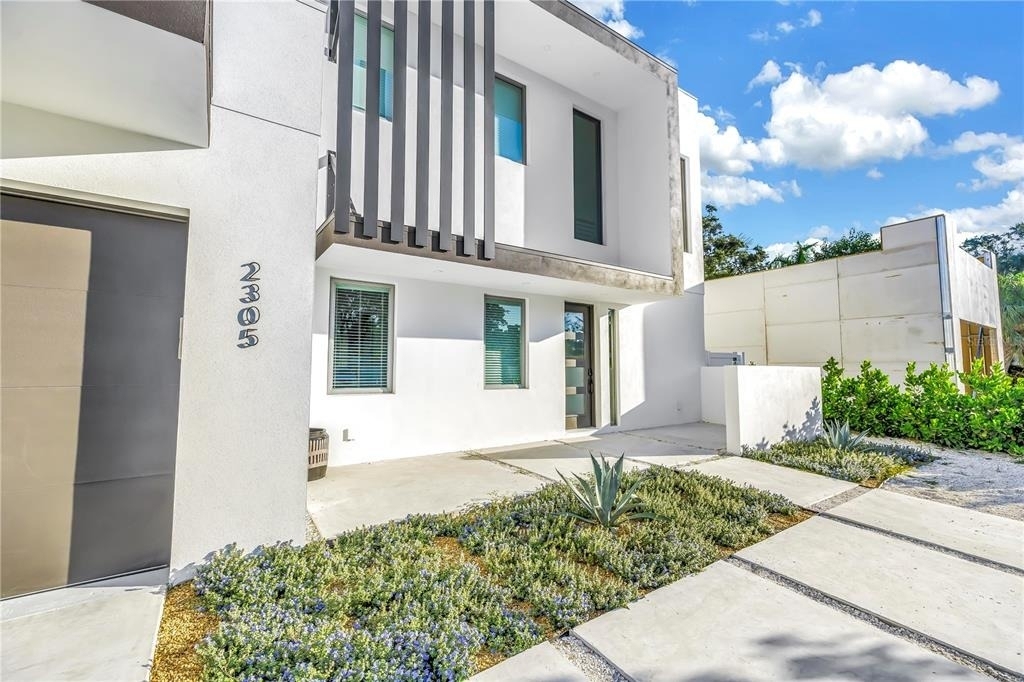 2305 Temple Street - Photo 2