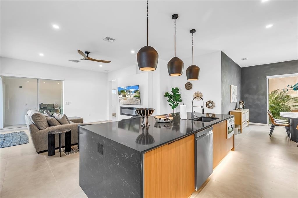 2305 Temple Street - Photo 12