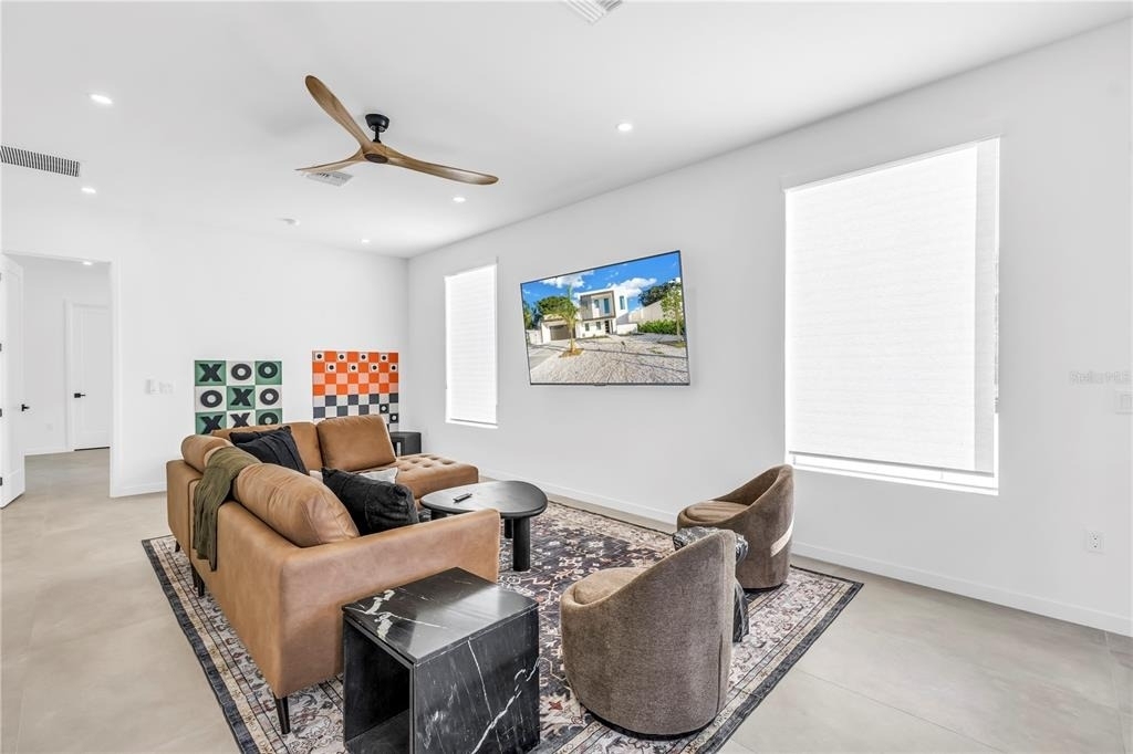 2305 Temple Street - Photo 36