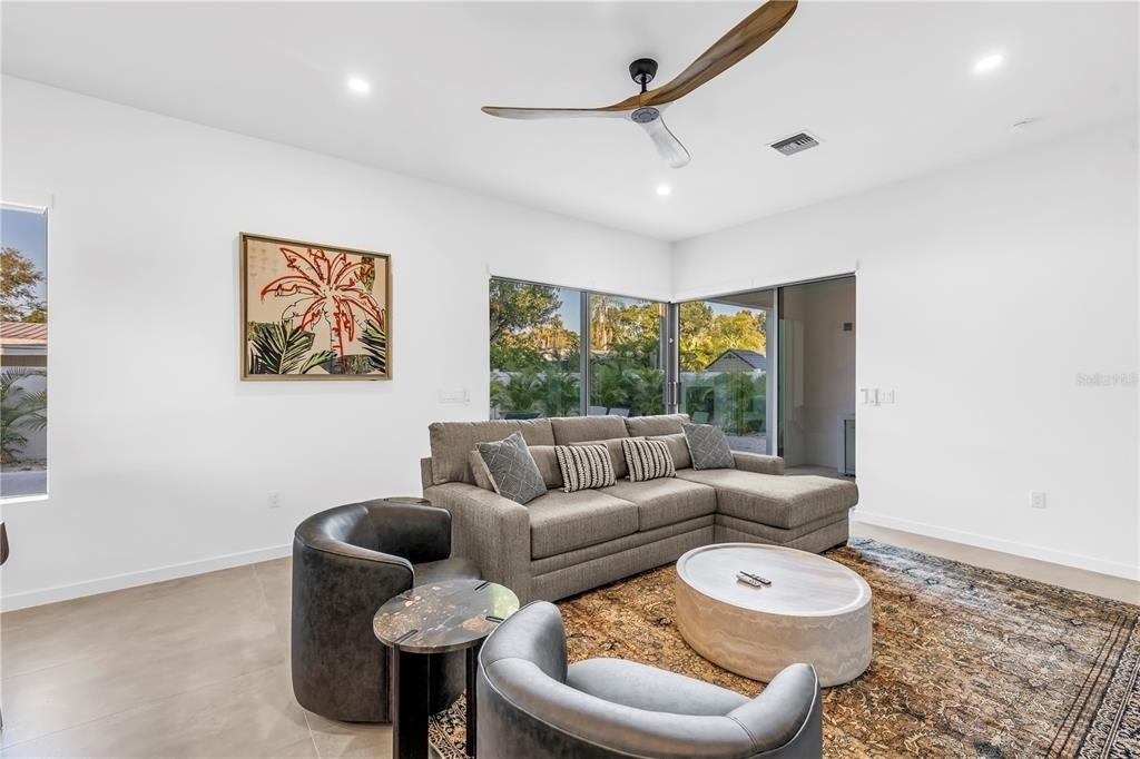 2305 Temple Street - Photo 17