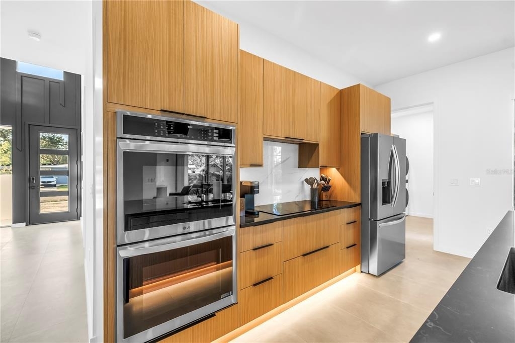 2305 Temple Street - Photo 10
