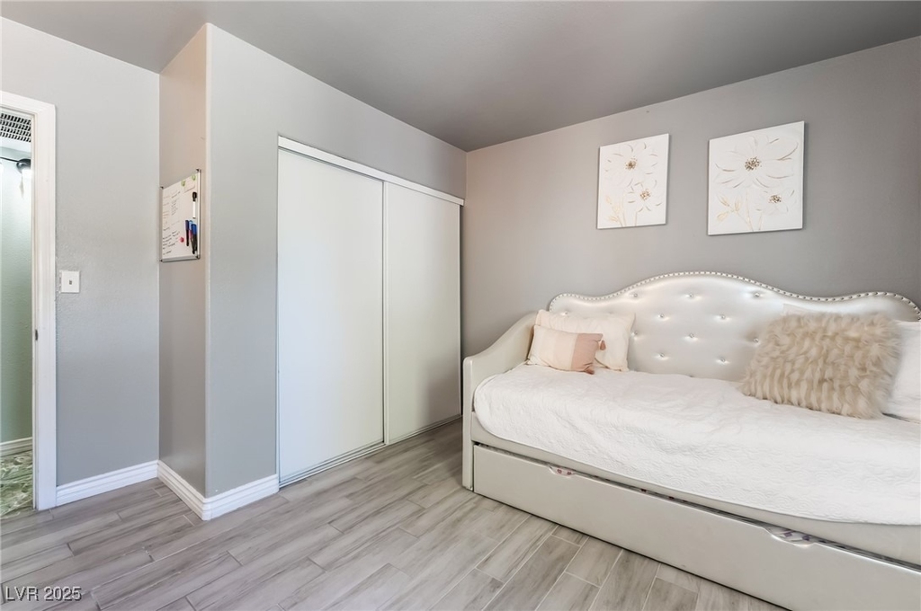 724 N Fogg Street - Photo 32