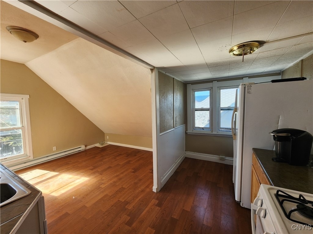 927 State Street - Photo 1
