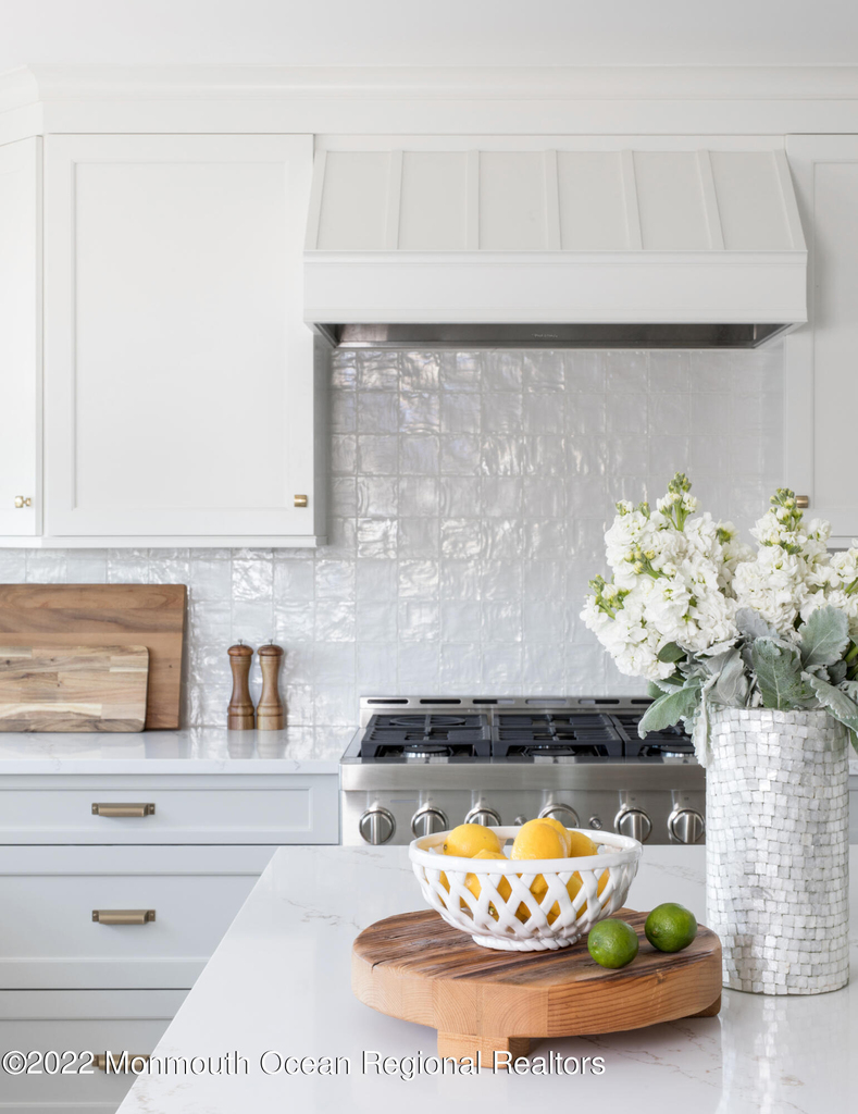 76 Bridge Avenue - Photo 0
