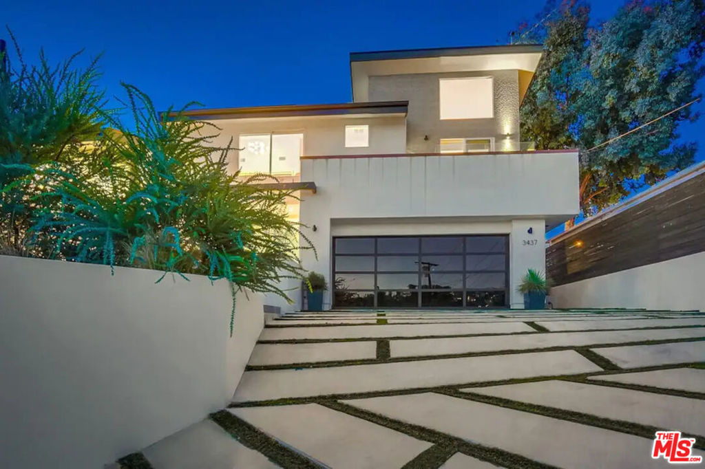 3437 Troy Drive - Photo 2