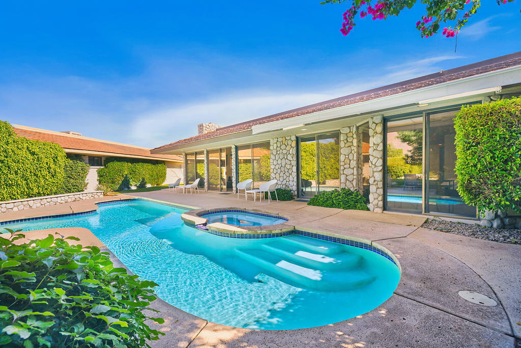 12 Sussex Court - Photo 0