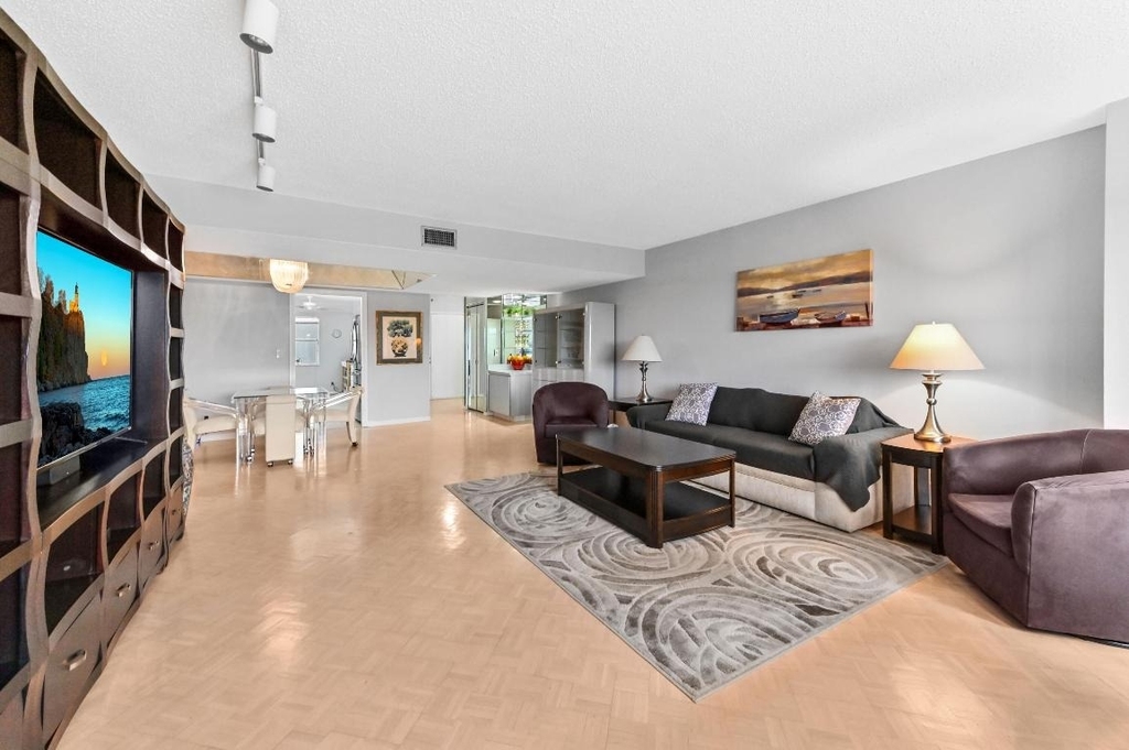 6768 10th Avenue N - Photo 2