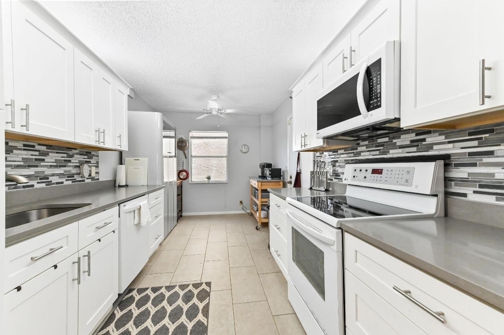 6768 10th Avenue N - Photo 11