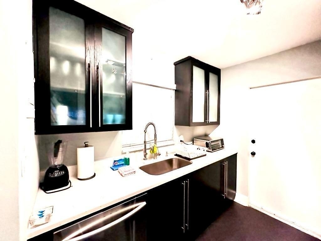 2424 Ne 9th Street - Photo 1