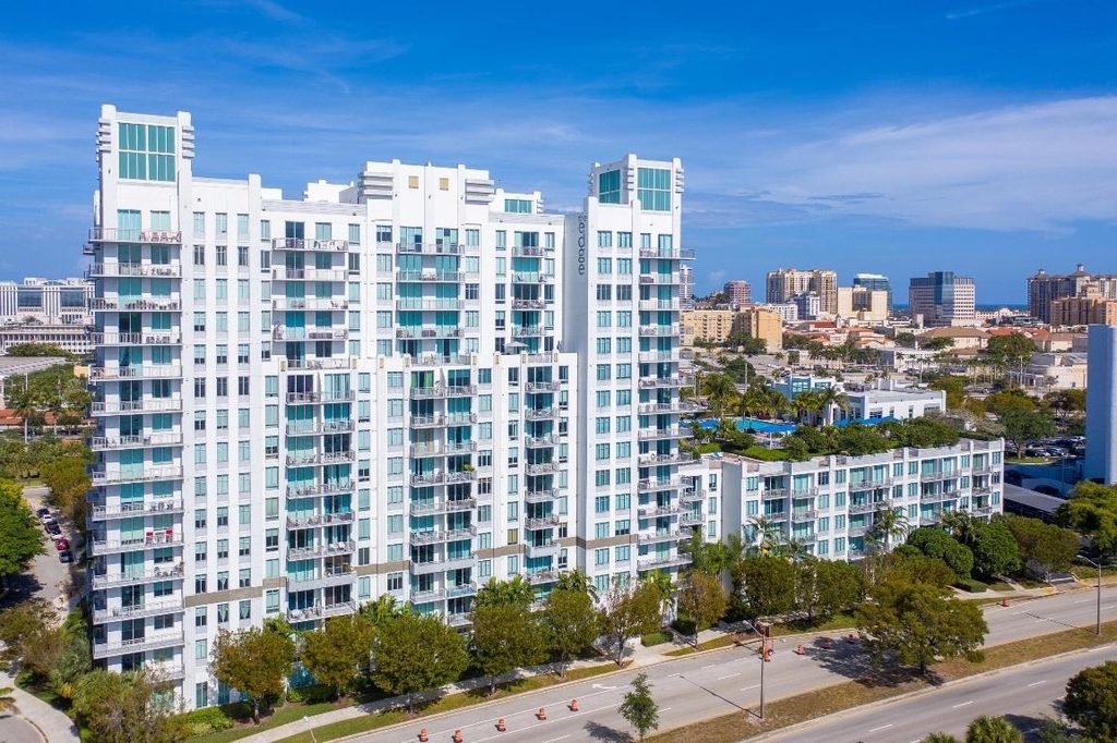300 S Australian Avenue - Photo 32