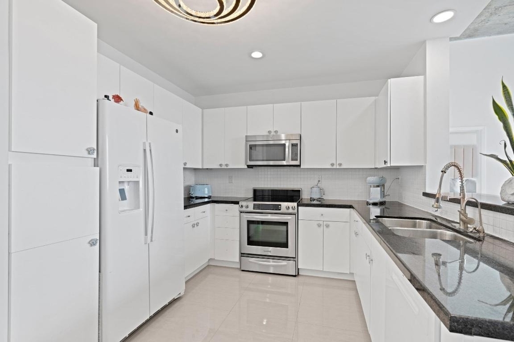 300 S Australian Avenue - Photo 8