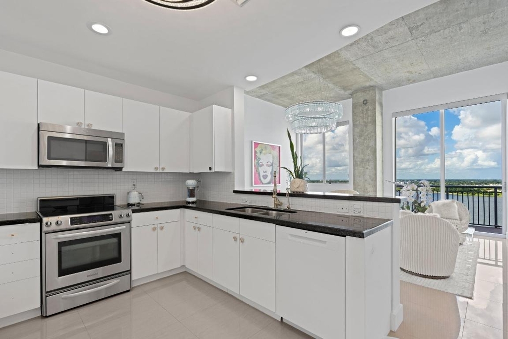 300 S Australian Avenue - Photo 6