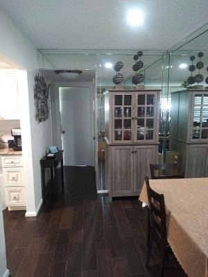 119 Fanshaw C - Photo 2
