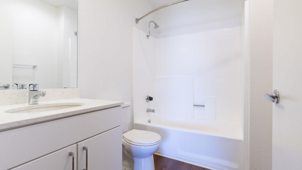 4920 Van Nuys Blvd - Photo 22