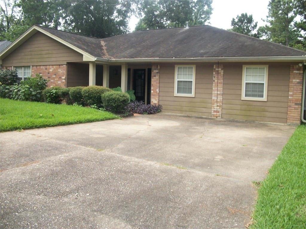 111 Shadylyn Drive - Photo 1