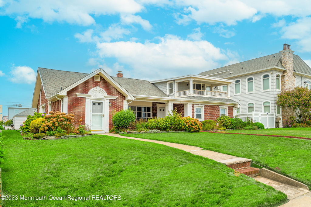4 Washington Avenue - Photo 1