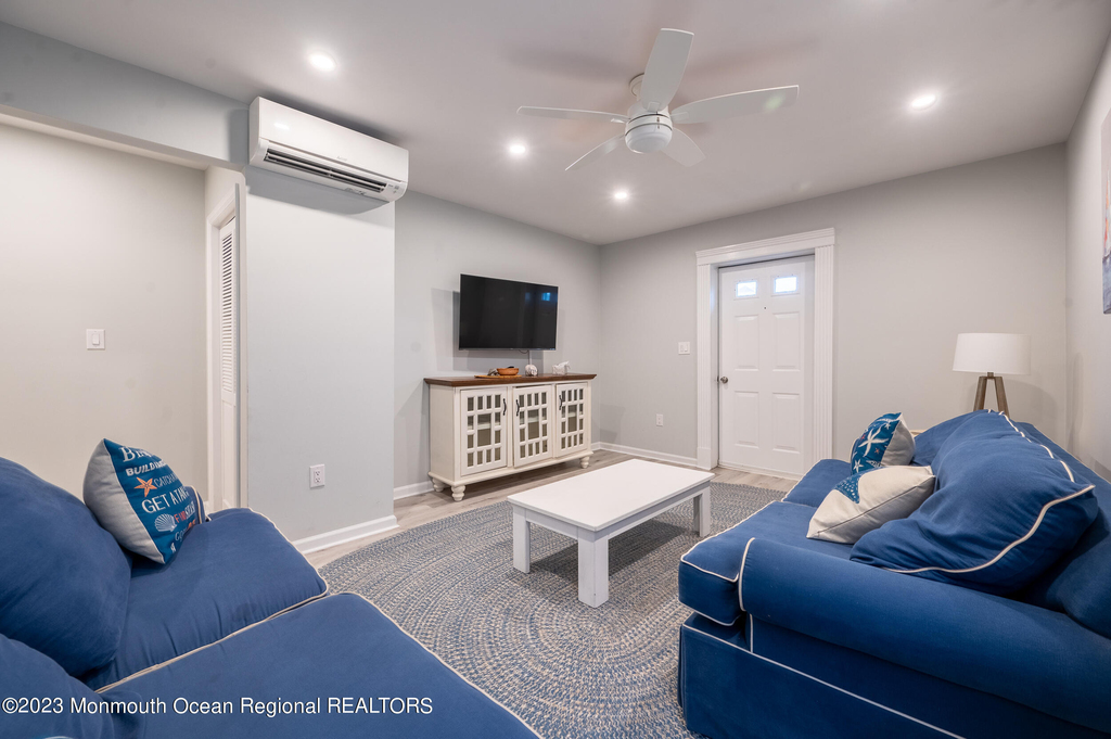 4 Washington Avenue - Photo 3