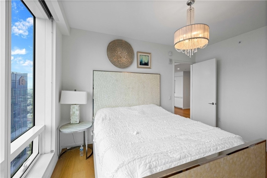 877 Francisco St - Photo 11