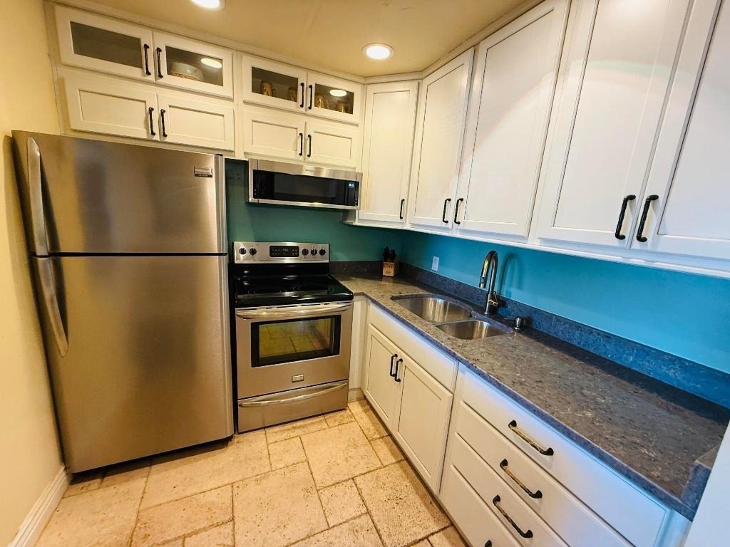 159 Sussex H - Photo 7