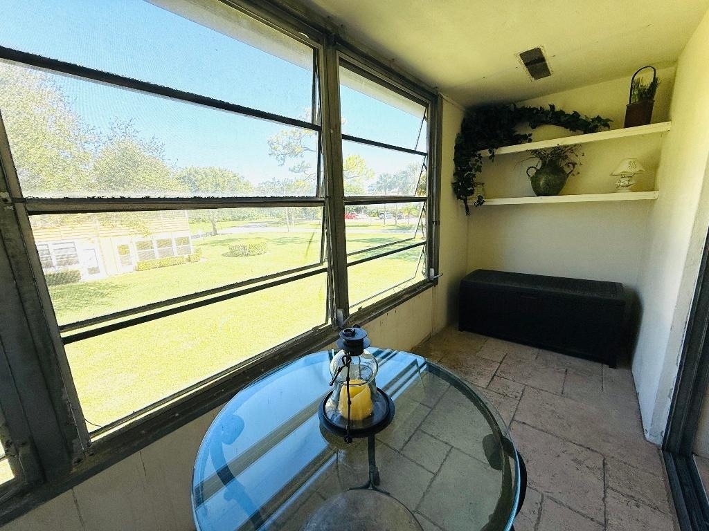 159 Sussex H - Photo 17