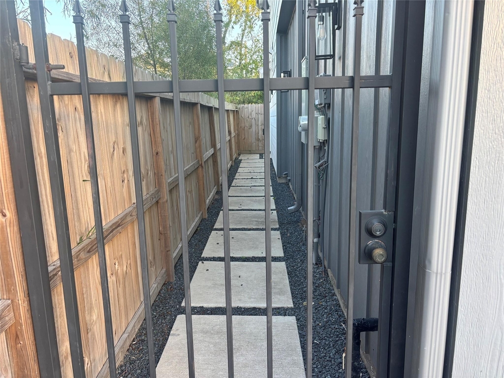 6831 Paris Street - Photo 10