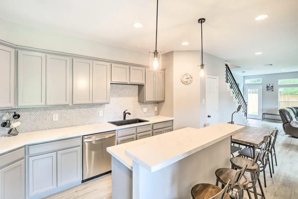 4909 Sunflower Street - Photo 4