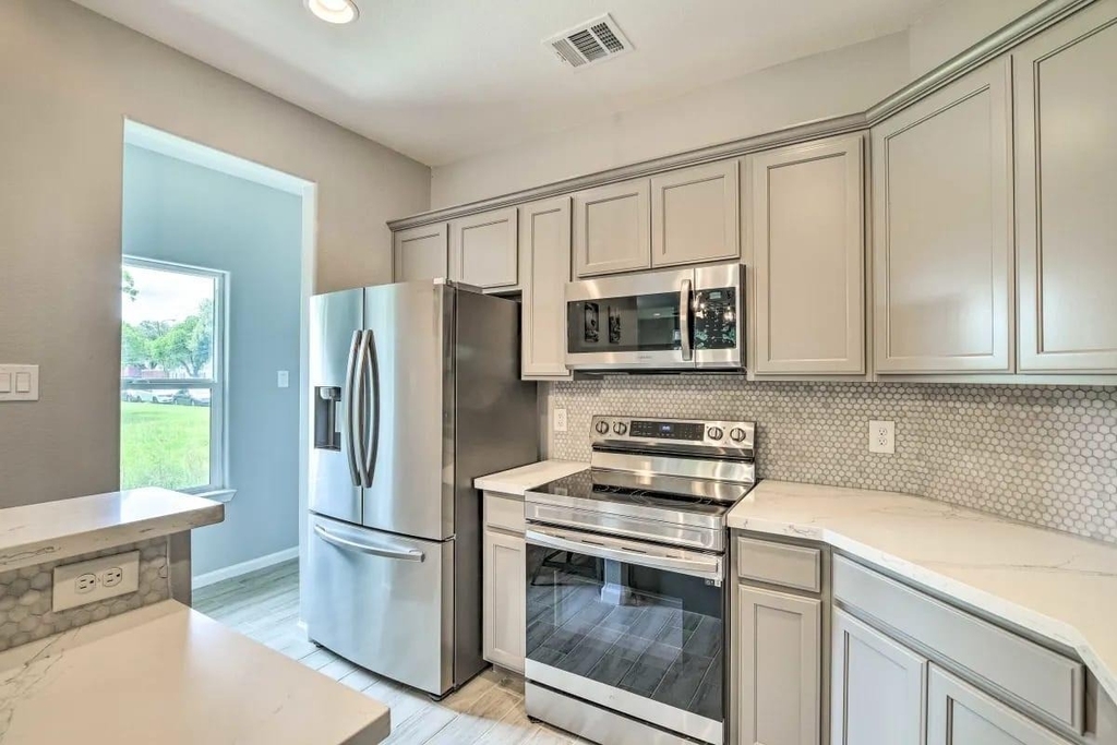 4909 Sunflower Street - Photo 1