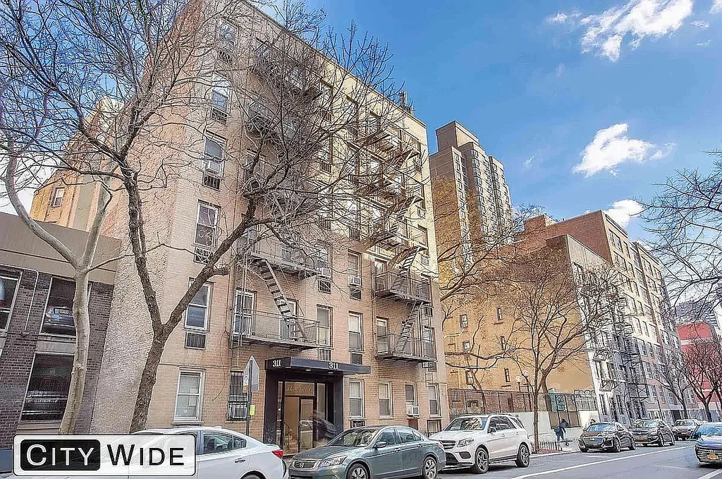 311 East 25th Street - Photo 5