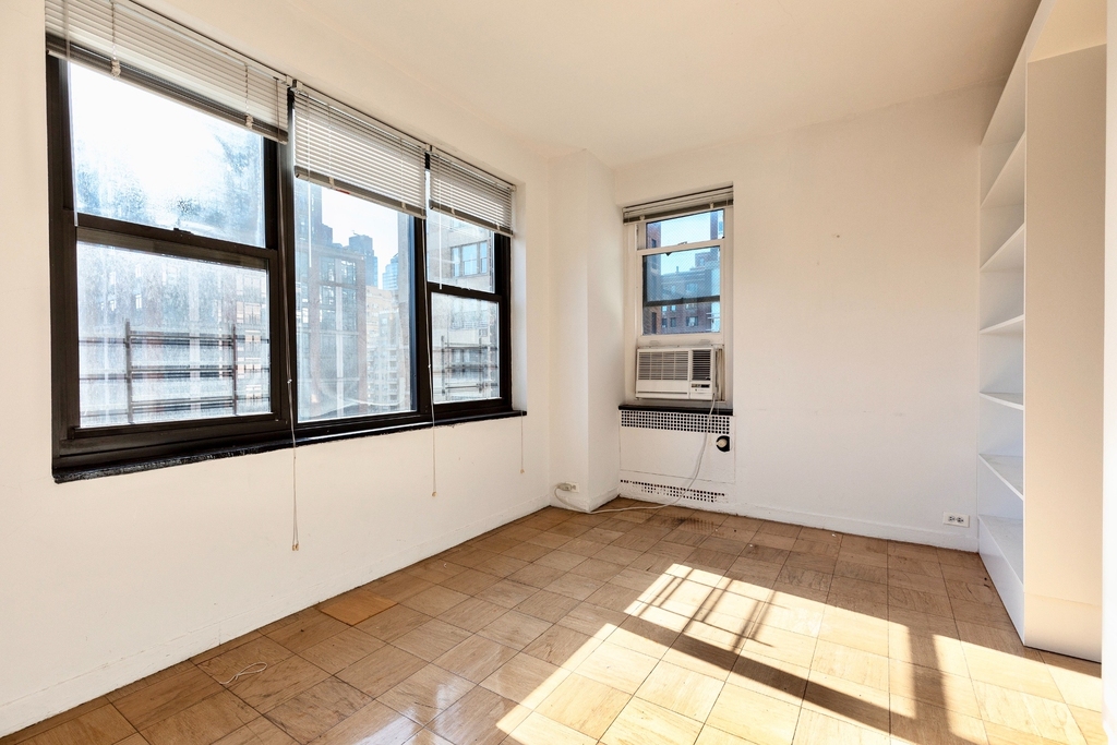 E 38th St - Photo 1