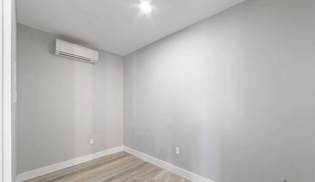 639 East 28th Street - Photo 3