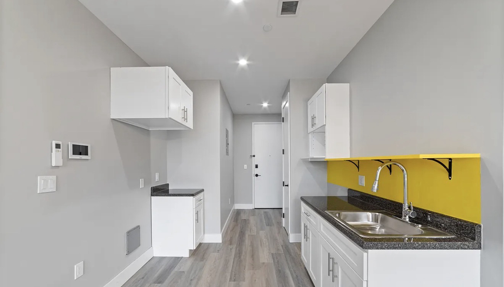 639 East 28th Street - Photo 1