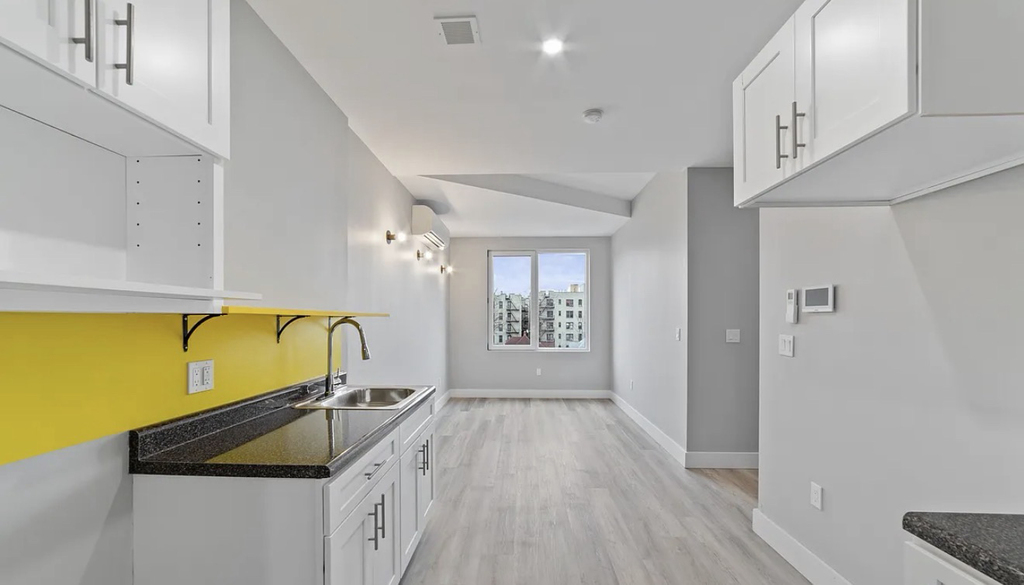 639 East 28th Street - Photo 0