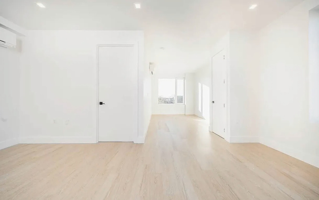 1351 Brooklyn Avenue - Photo 3