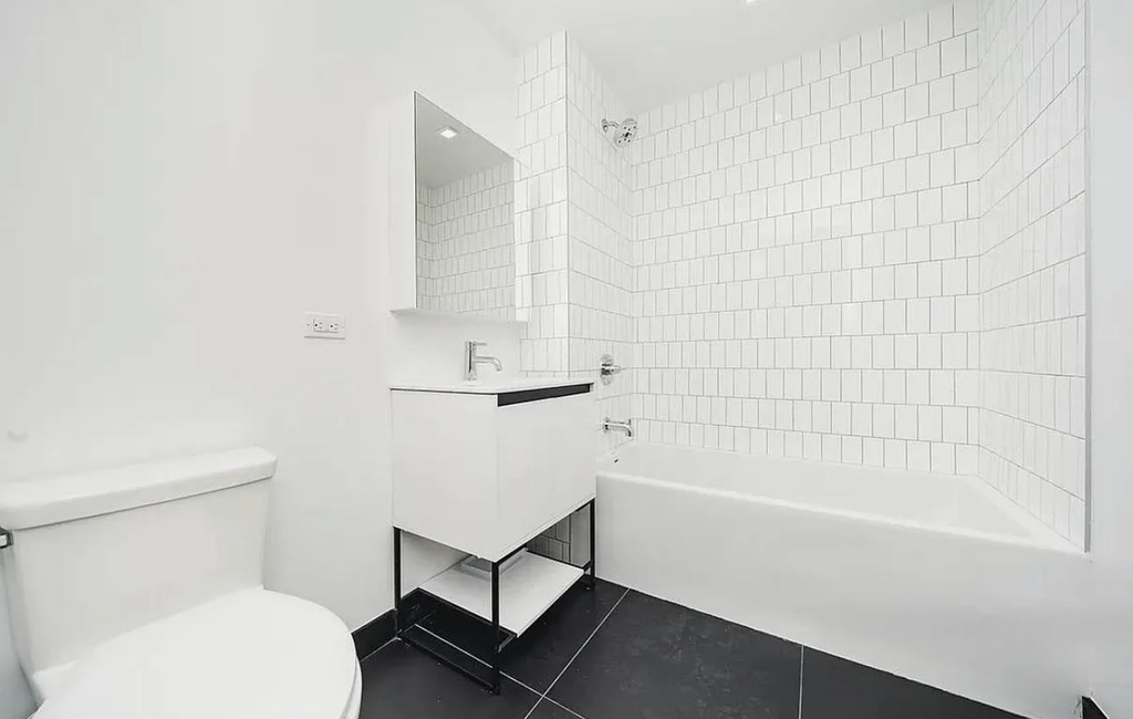1351 Brooklyn Avenue - Photo 5