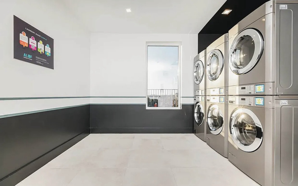 1351 Brooklyn Avenue - Photo 7