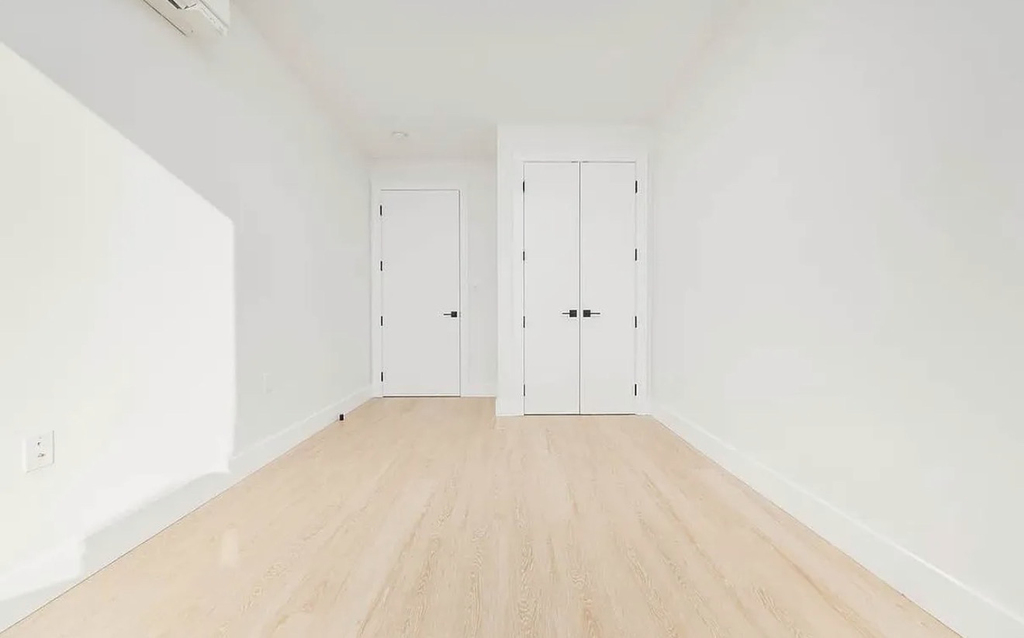 1351 Brooklyn Avenue - Photo 4