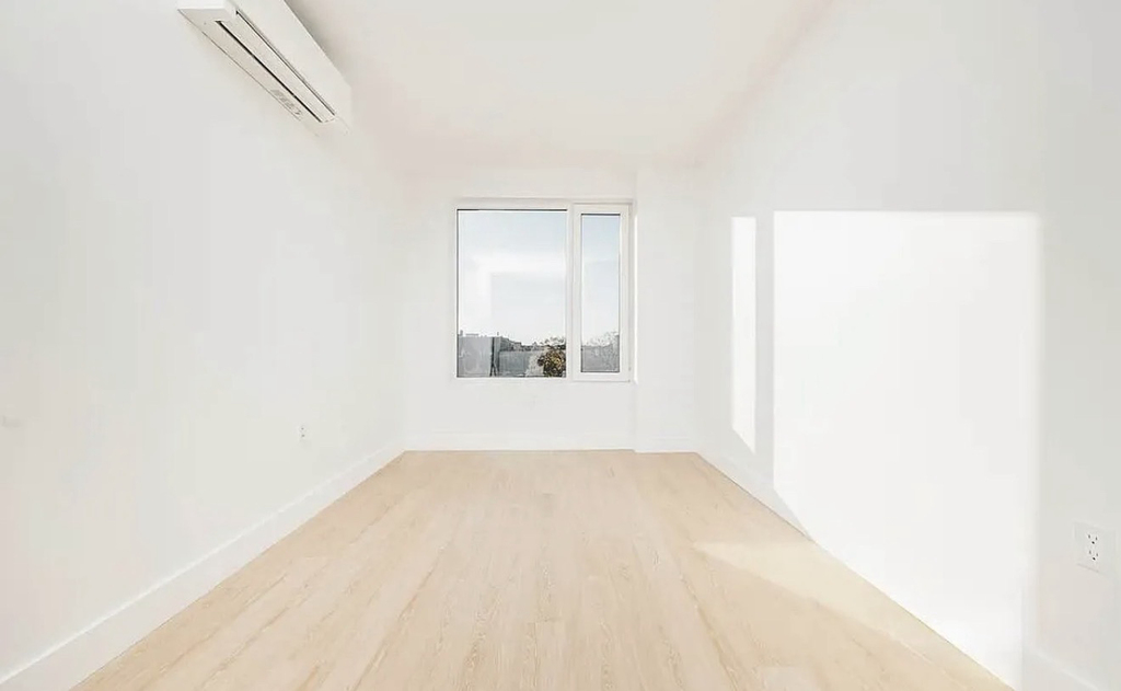 1351 Brooklyn Avenue - Photo 2