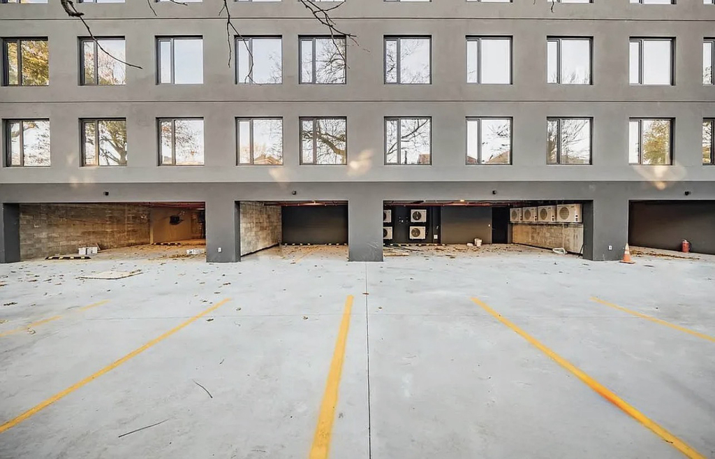 1351 Brooklyn Avenue - Photo 9