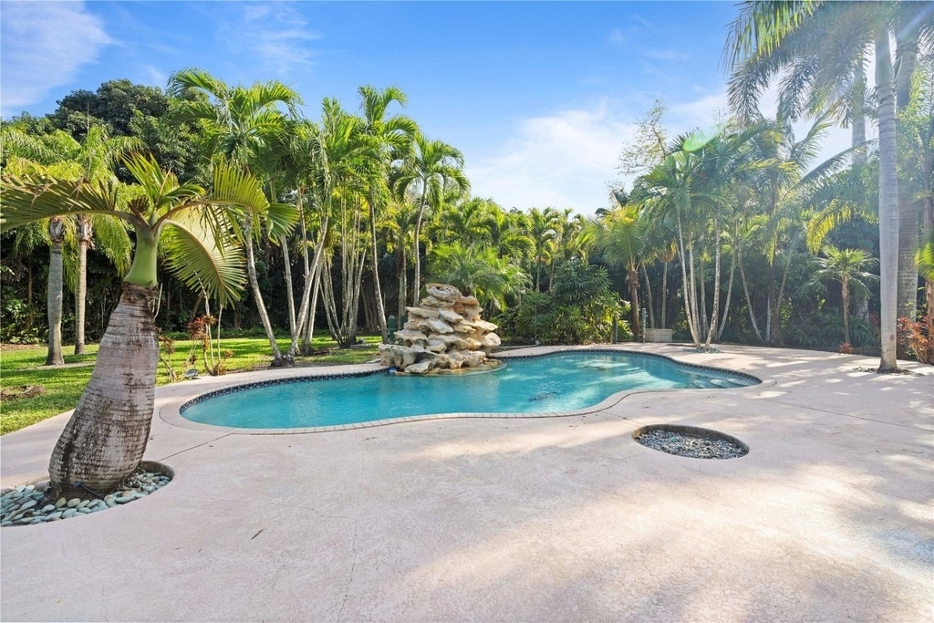 16900 Sw 62nd Street - Photo 7
