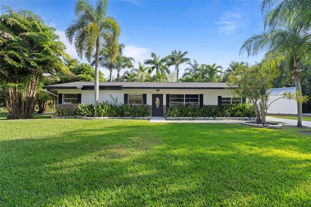 16900 Sw 62nd Street - Photo 1