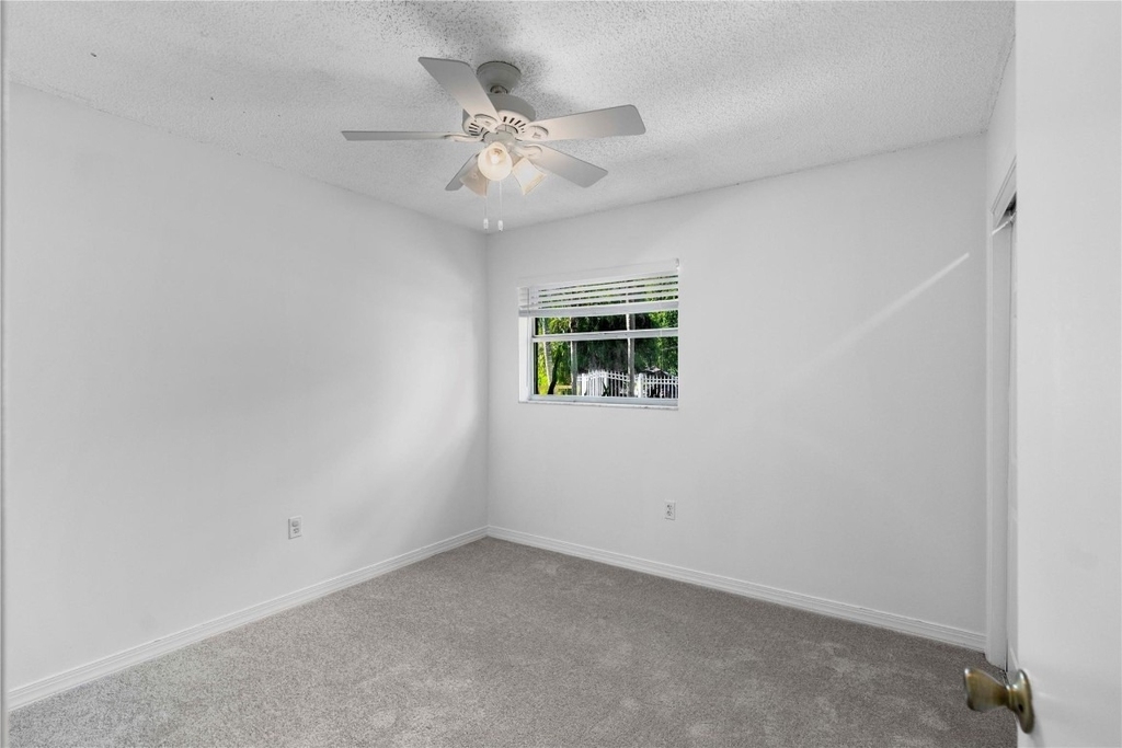 16900 Sw 62nd Street - Photo 32