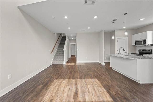 3600 Aaron Place - Photo 2