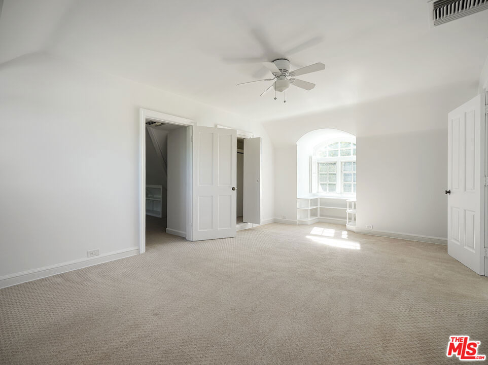 13161 Addison Street - Photo 20